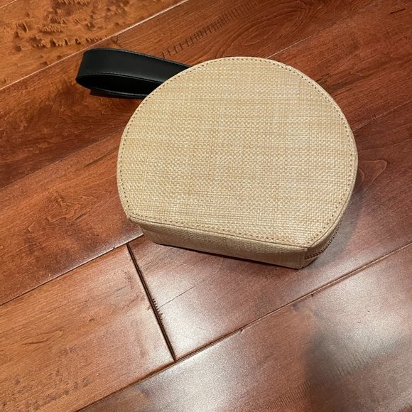 Round Purse - Picture 3 of 5